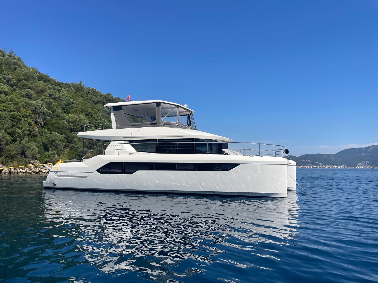 LEOPARD 53 POWERCAT CATAMARAN